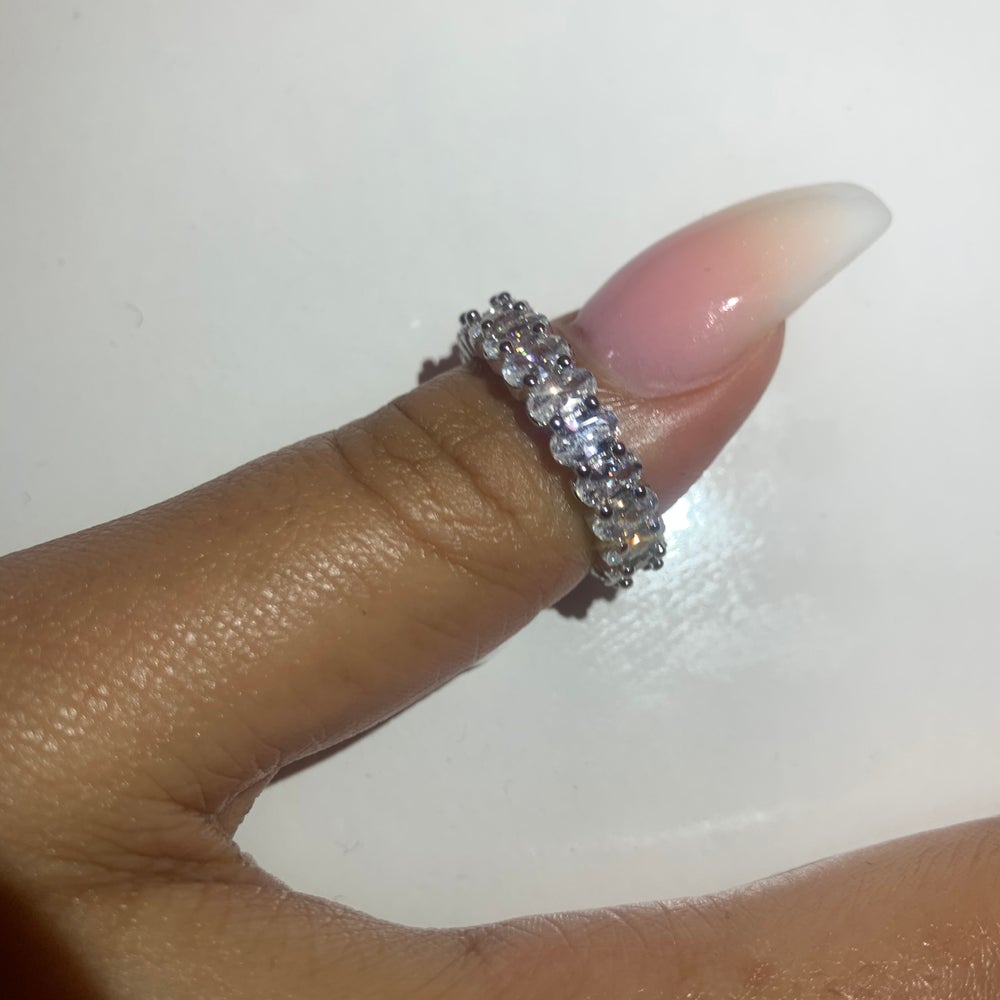 Lazai Band Ring