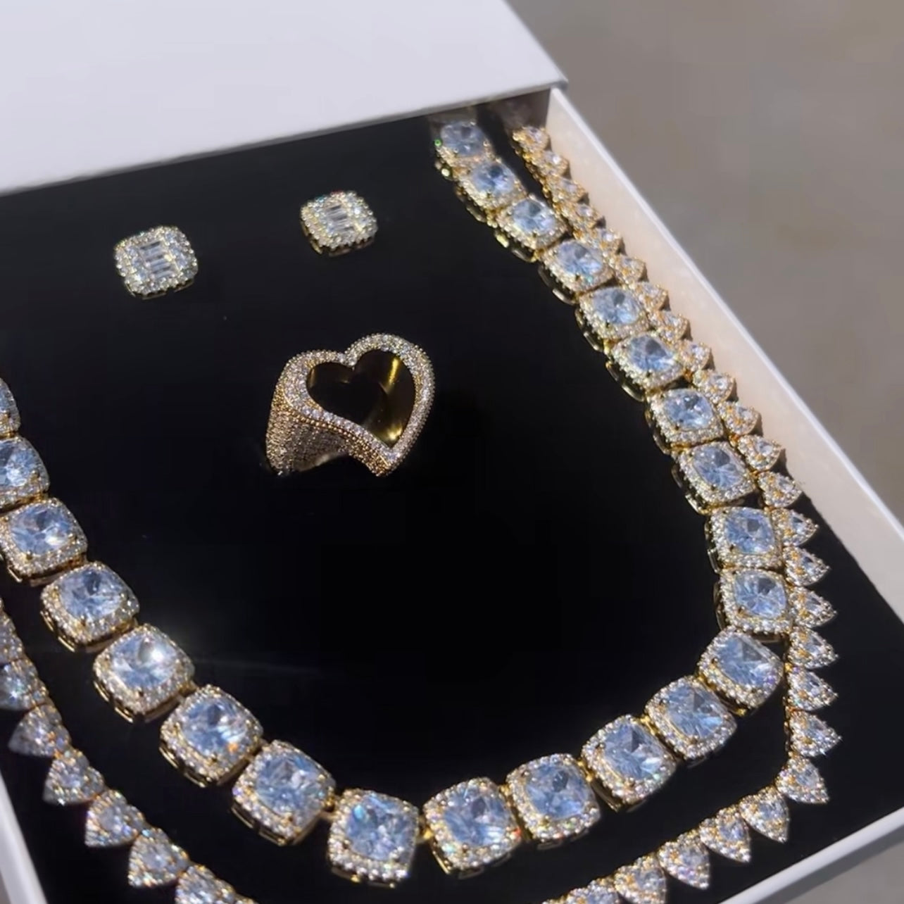Frosted Love Chain